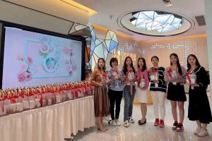 不负好春光，巾帼绽芳华——德信体育app_德信·体育（DexinSports）官方网站
集团庆祝三八妇女节活动